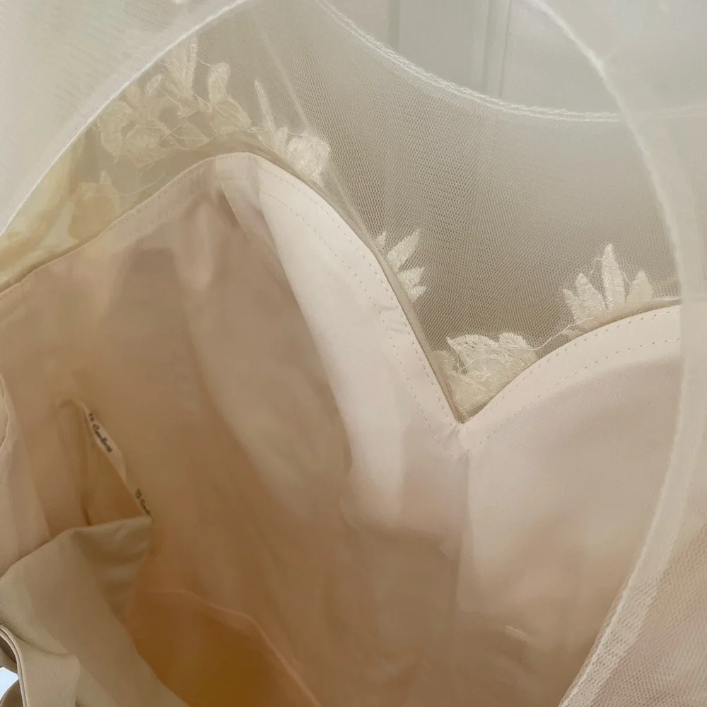 Gorgeous champagne lace wedding gown - Picture 12 of 12